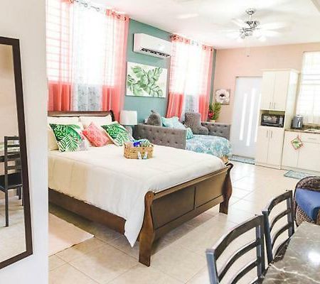 Eden'S Garden Apartment Isabela Exterior photo