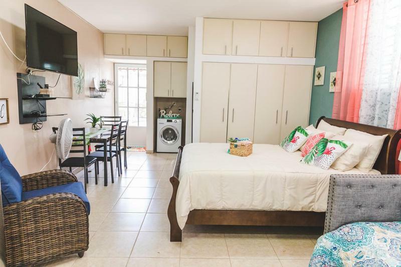 Eden'S Garden Apartment Isabela Exterior photo