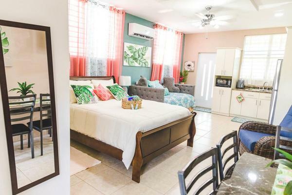 Eden'S Garden Apartment Isabela Exterior photo
