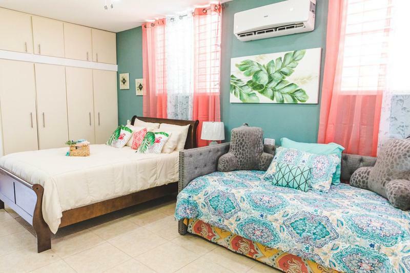Eden'S Garden Apartment Isabela Exterior photo